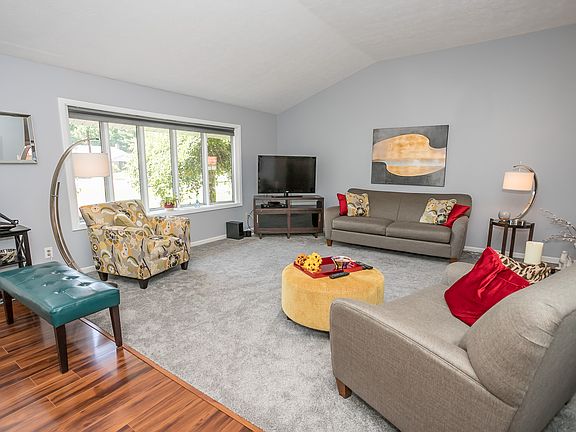 3rd image of 26822 Sudbury Dr