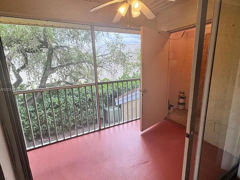 911 Coral Club Dr #911 — Photo 20