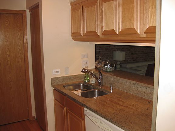 5th image of 1812 Wildberry Dr Unit 9-B