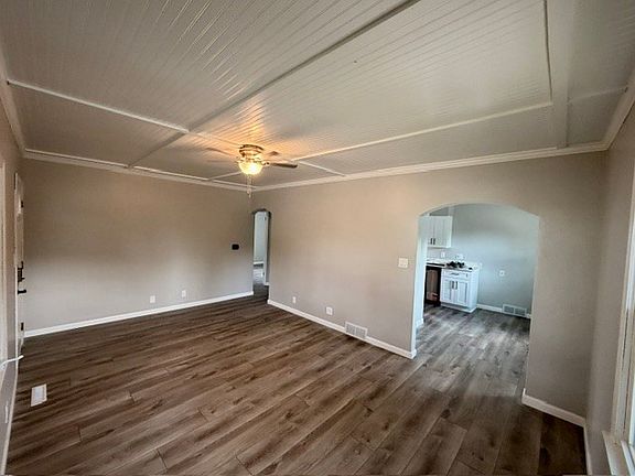 3rd image of 601 11th St