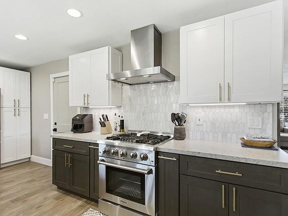 2nd image of 345 Alderglen Dr
