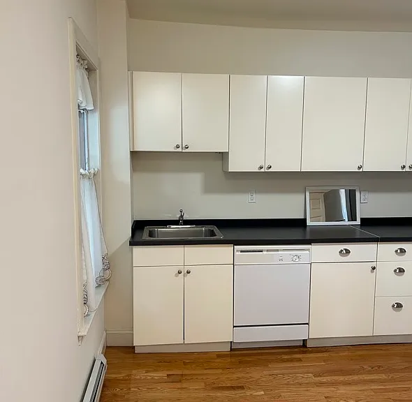 221 Albion St #1 — Photo 2