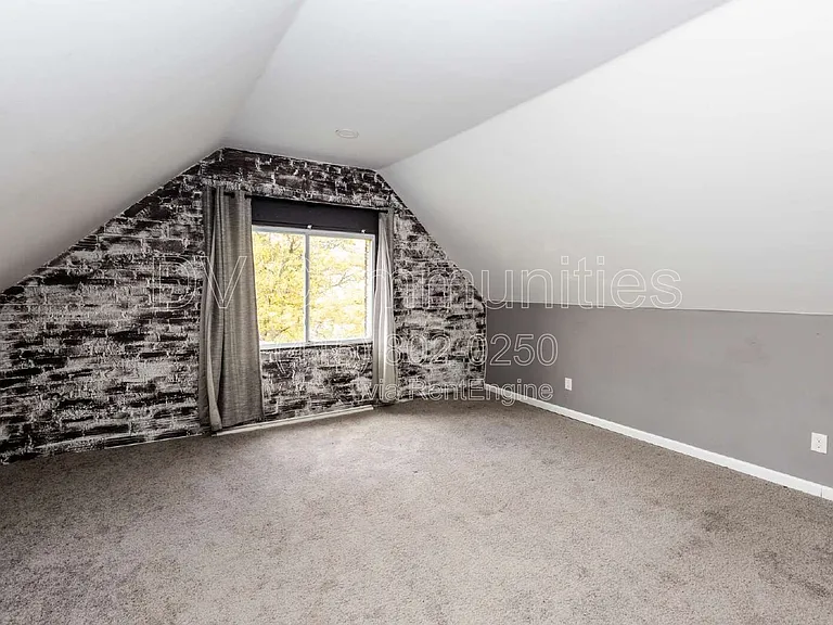 2081 Halstead Ave #UP — Photo 10