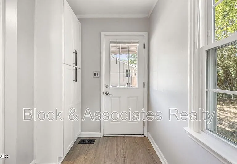 427 W Park St — Photo 13