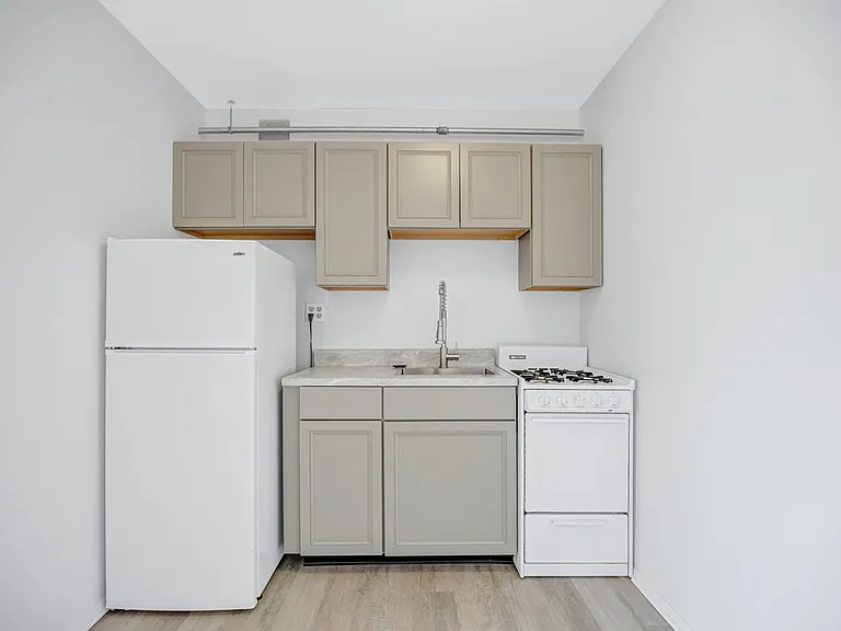 Glebe House Apartments — Photo 8