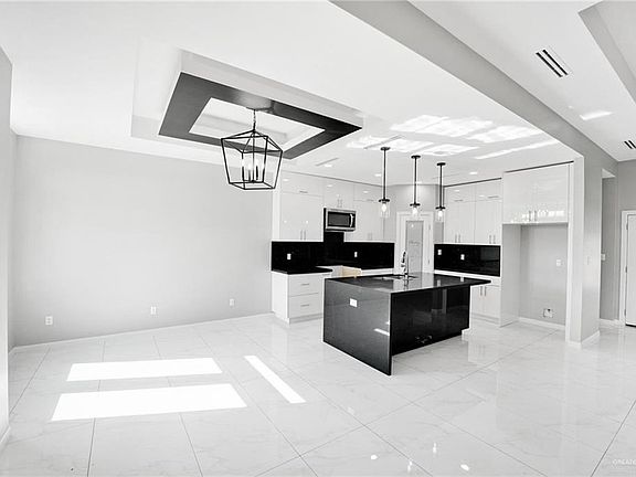 3rd image of 3006 Mar Verde St
