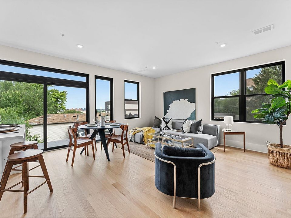 1st image of 249 Bergen Ave #301