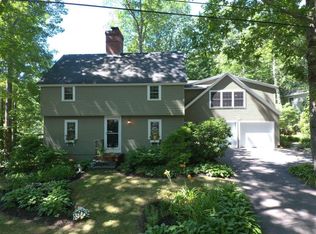 8 Woodcrest Rd, Cape Elizabeth, ME 04107
