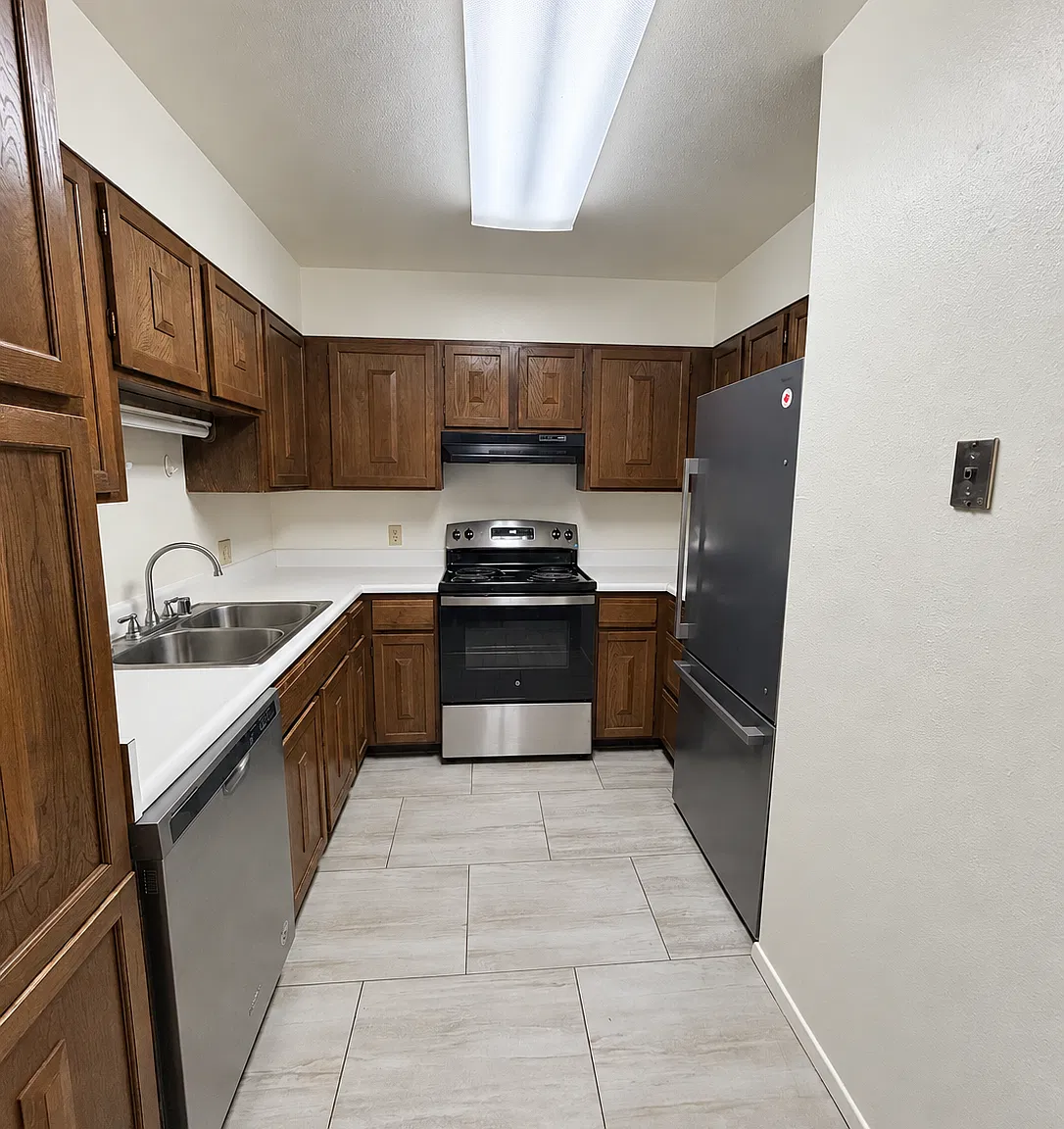 3055 Trinity Dr — Photo 1