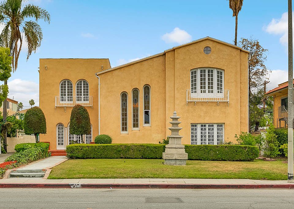 1st image of 674 Crenshaw Blvd