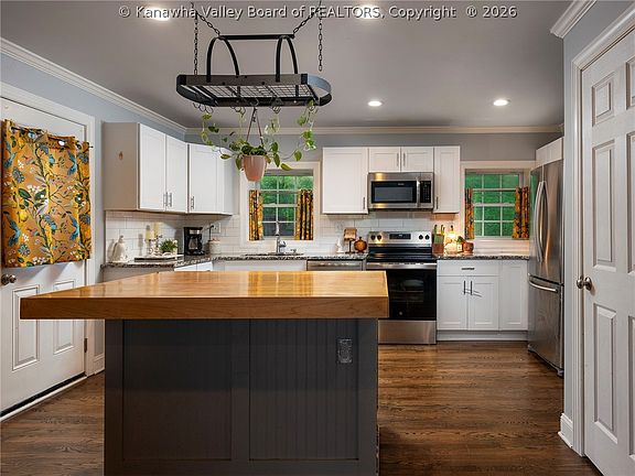 4th image of 1313 Oakmont Rd