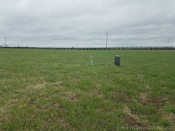 2nd image of Oaklawn Dr