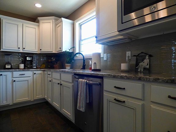 4th image of 6404 Shallow River Dr