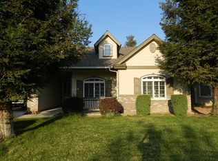 6736 N McCaffrey Ave, Fresno, CA 93722
