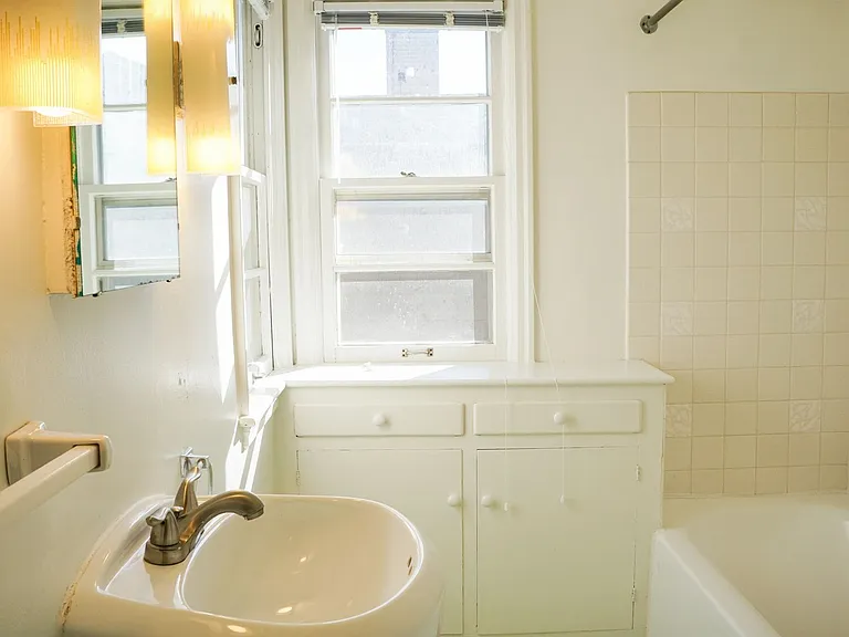 1632 NE Prescott St #4 — Photo 12