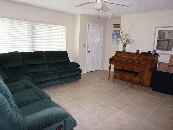 3rd image of 4279 Mundella Cir