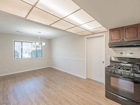 3rd image of 159 Chatham Ct APT C