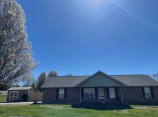 1225 Spence Field Dr, Maryville, TN 37803