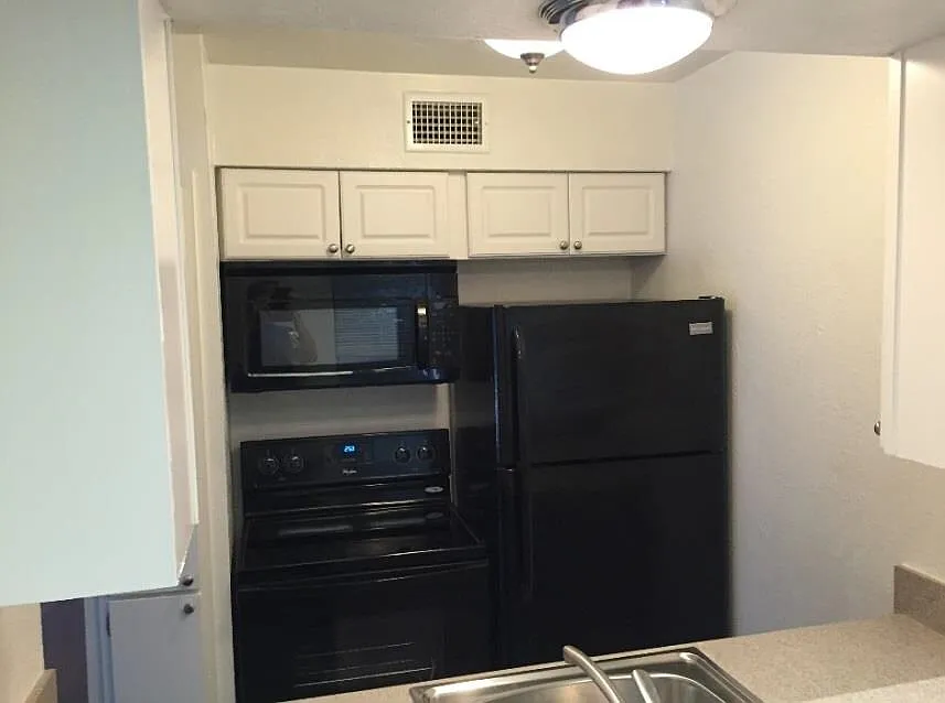1 bed, 525 sqft, $995 — Photo 3
