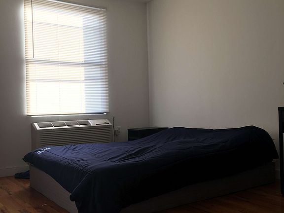 3rd image of 119 Hart St APT 4A