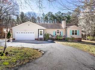 8281 Woodhaven Dr, Gloucester, VA 23061