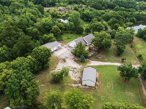 2nd image of 19093 Harper Rd