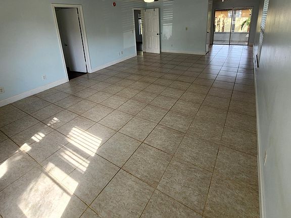 4th image of 3814 Heather Drive W