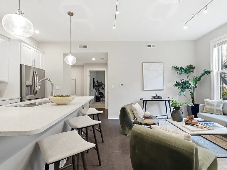 Island/ Eat space + Living area