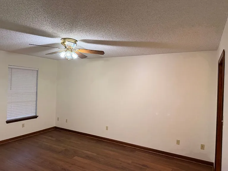 207 Turner Ave — Photo 5