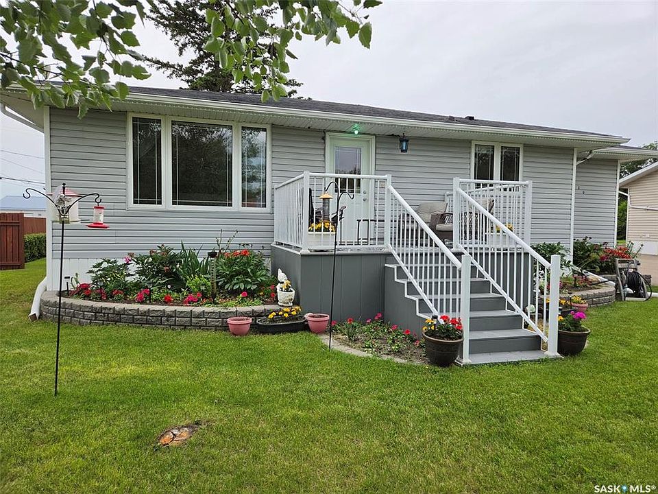 1st image of 320 6th STREET W