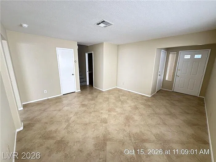 3 bed, 2.5 bath, 1470 sqft, $2,037 — Photo 3