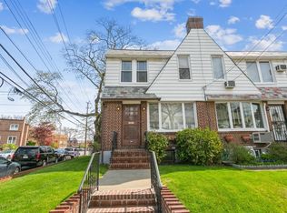 65-01 75th Pl, Flushing, NY 11379