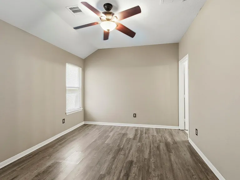 3031 Cypress Island Dr — Photo 5