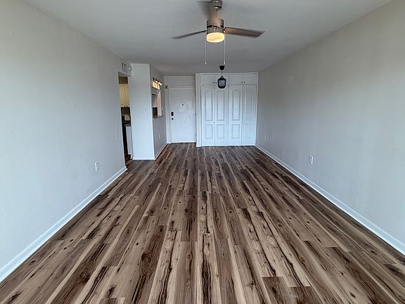 2nd image of 2302 S Manhattan Ave APT 306