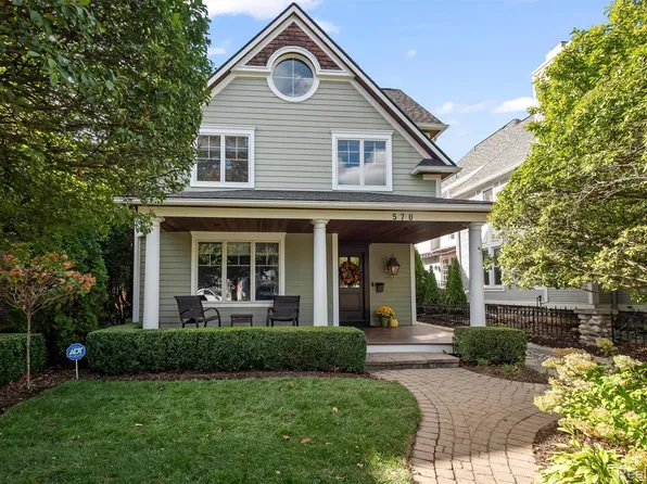 570 Pierce St, Birmingham, MI 48009