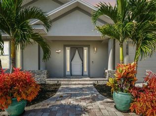 1016 Gulf Rd, Tarpon Springs, FL 34689