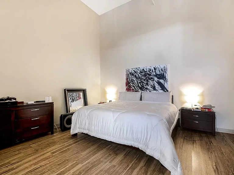 1555 California St #301 — Photo 10