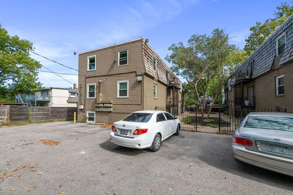OAK ST — Photo 3