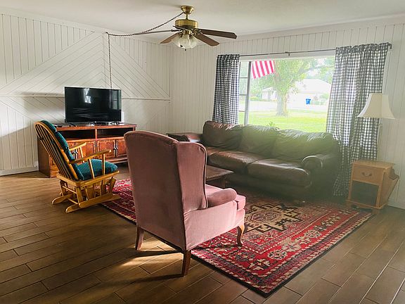 4th image of 1723 Amber Ln Unit A