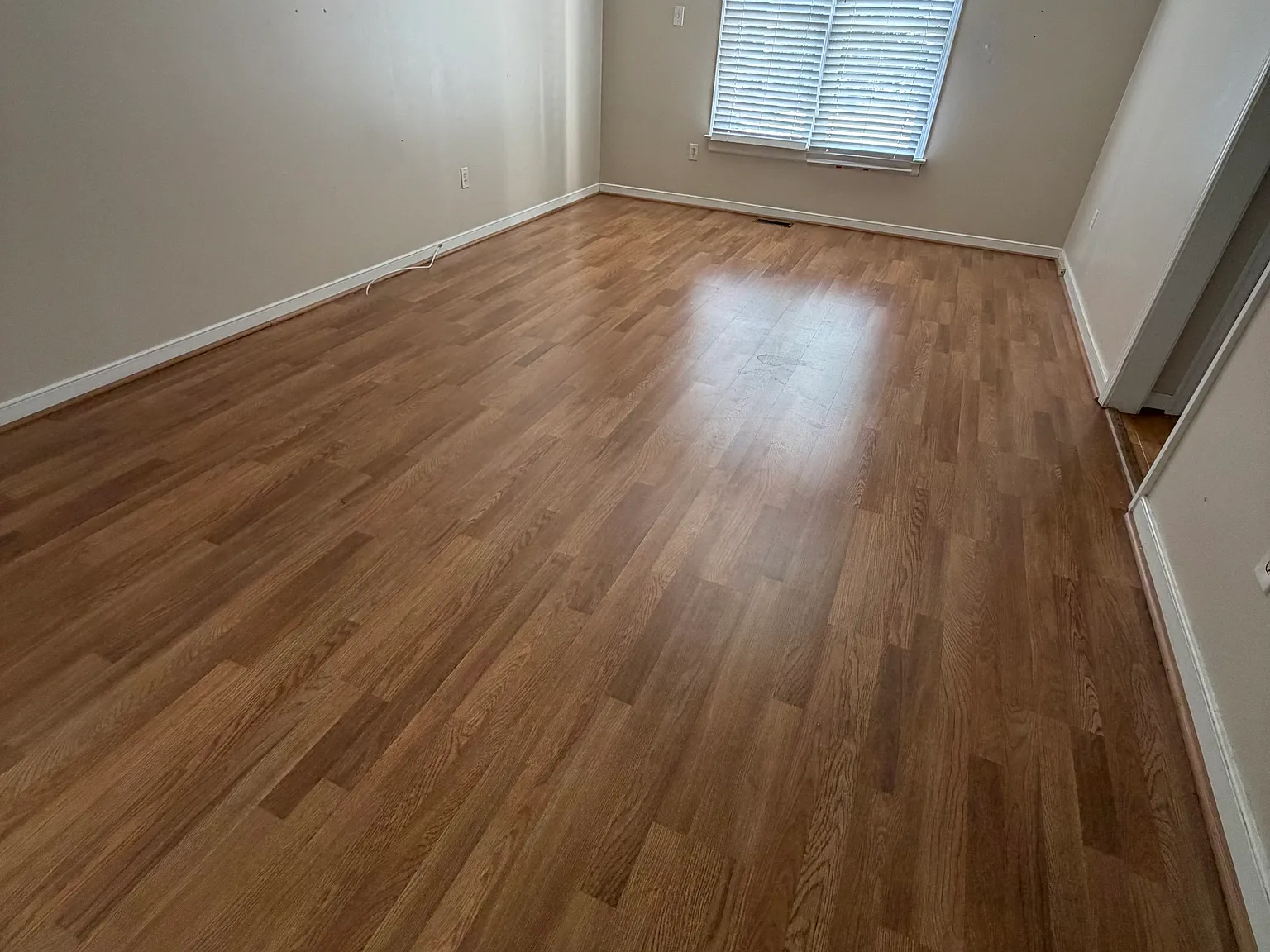 4 bed, 2.5 bath, 2000 sqft, $2,400 — Photo 3