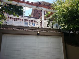 903 E Lynn St, Seattle, WA 98102