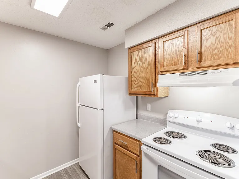 Dover Glen Apartments — Photo 12