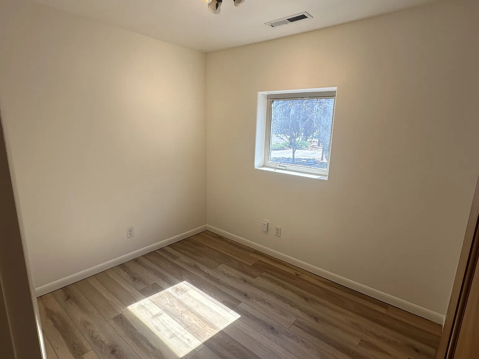 208 East 200 South - 2 — Photo 2