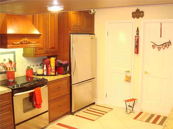 4th image of 18900 SW 91st Ave