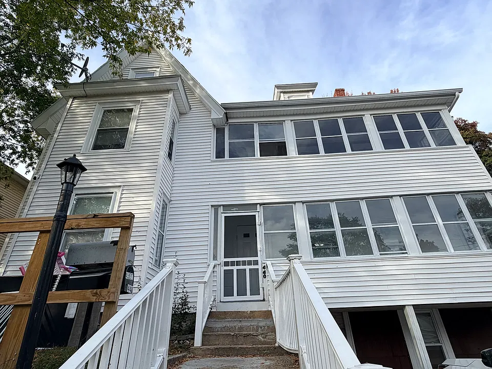 440 Laurel St #2
