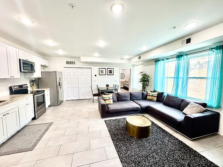 925 N Broad St #4G — Photo 3