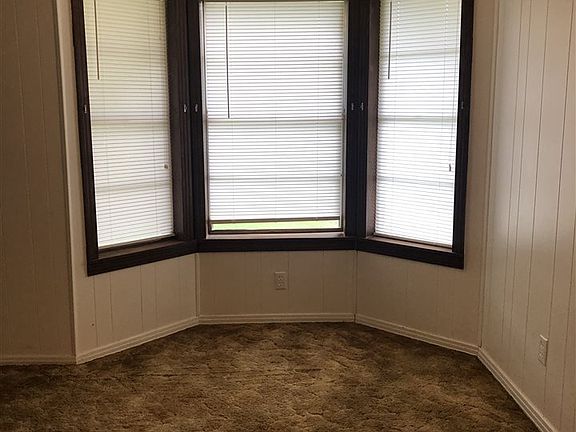 5th image of 611 Circle Dr