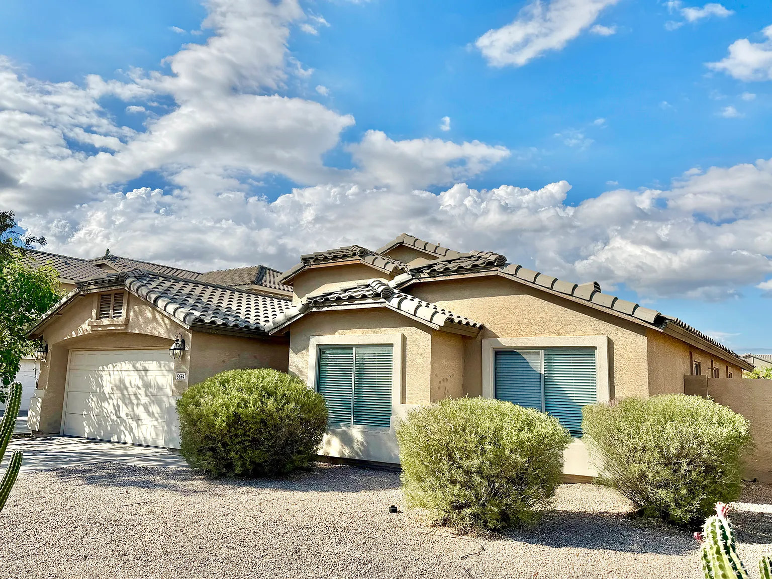 4 bed, 1886 sqft, $2,199 — Photo 2
