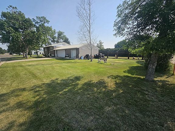 4th image of 601 S 8th Ave E