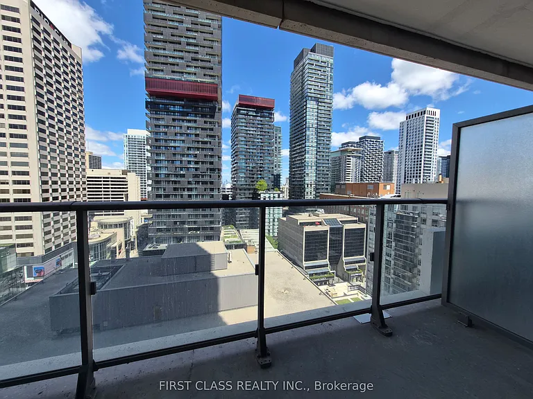 2221 Yonge St #1501 — Photo 22
